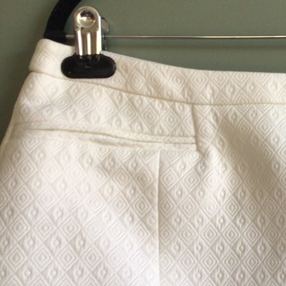 NWOT Lined cream coloured skirt, sz 10, 20”long & wide at bottom, flat waist 16” - Picture 3 of 15